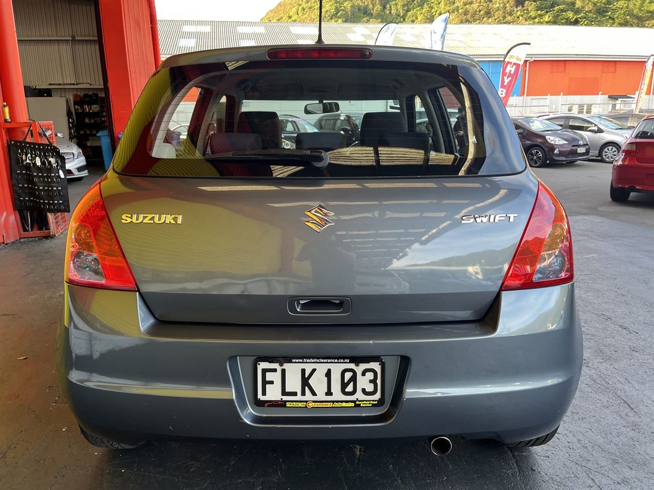 Vehicle image 5