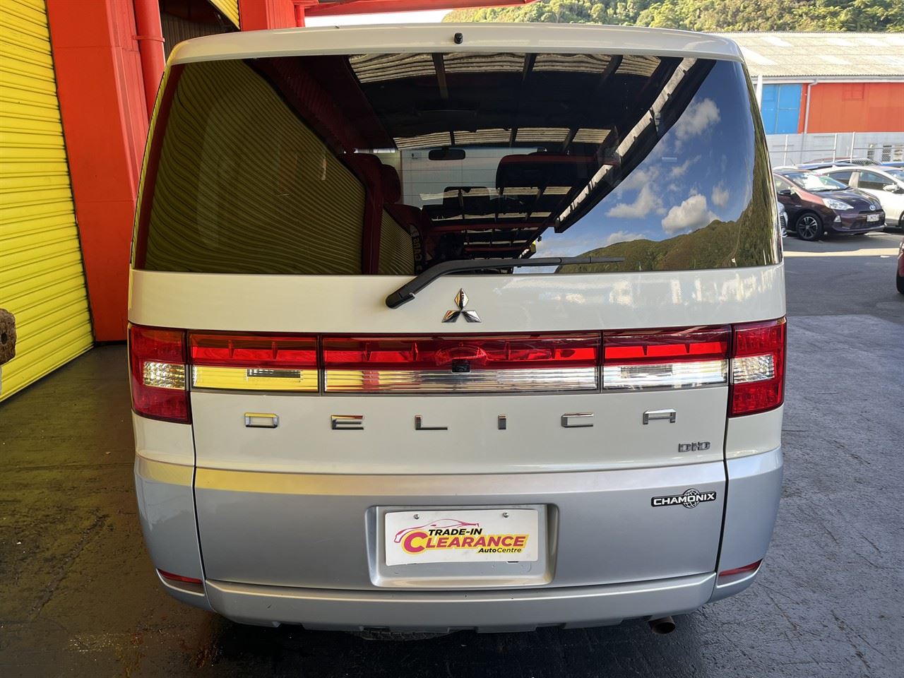 Vehicle image 5