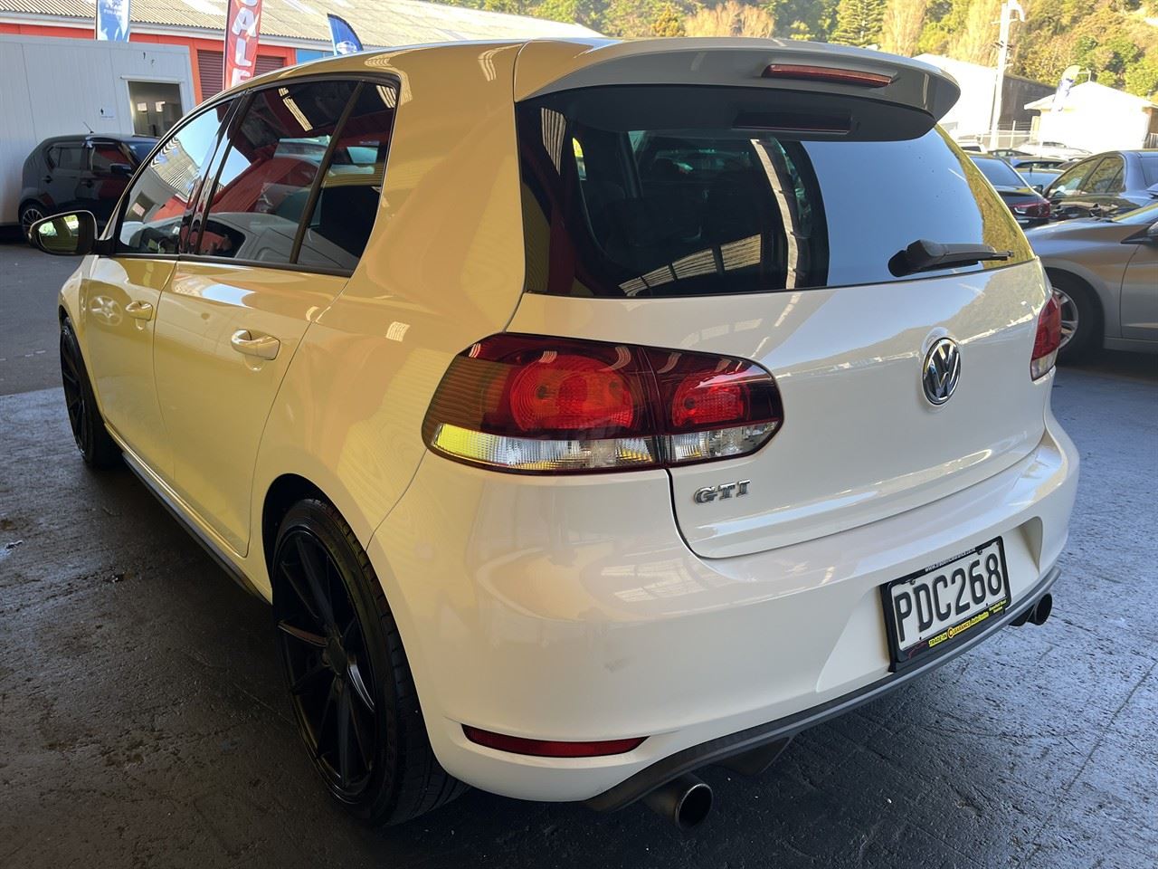 Vehicle image 4