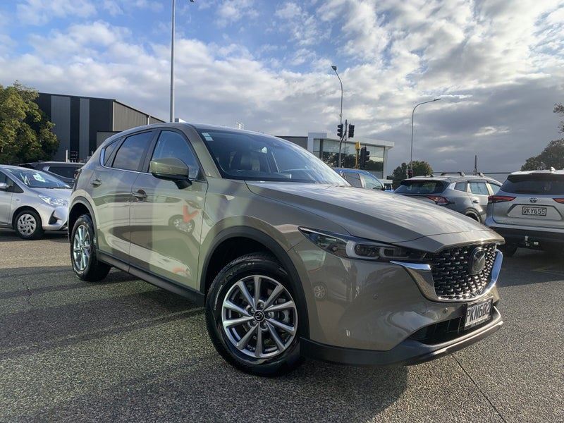 Vehicle image 5