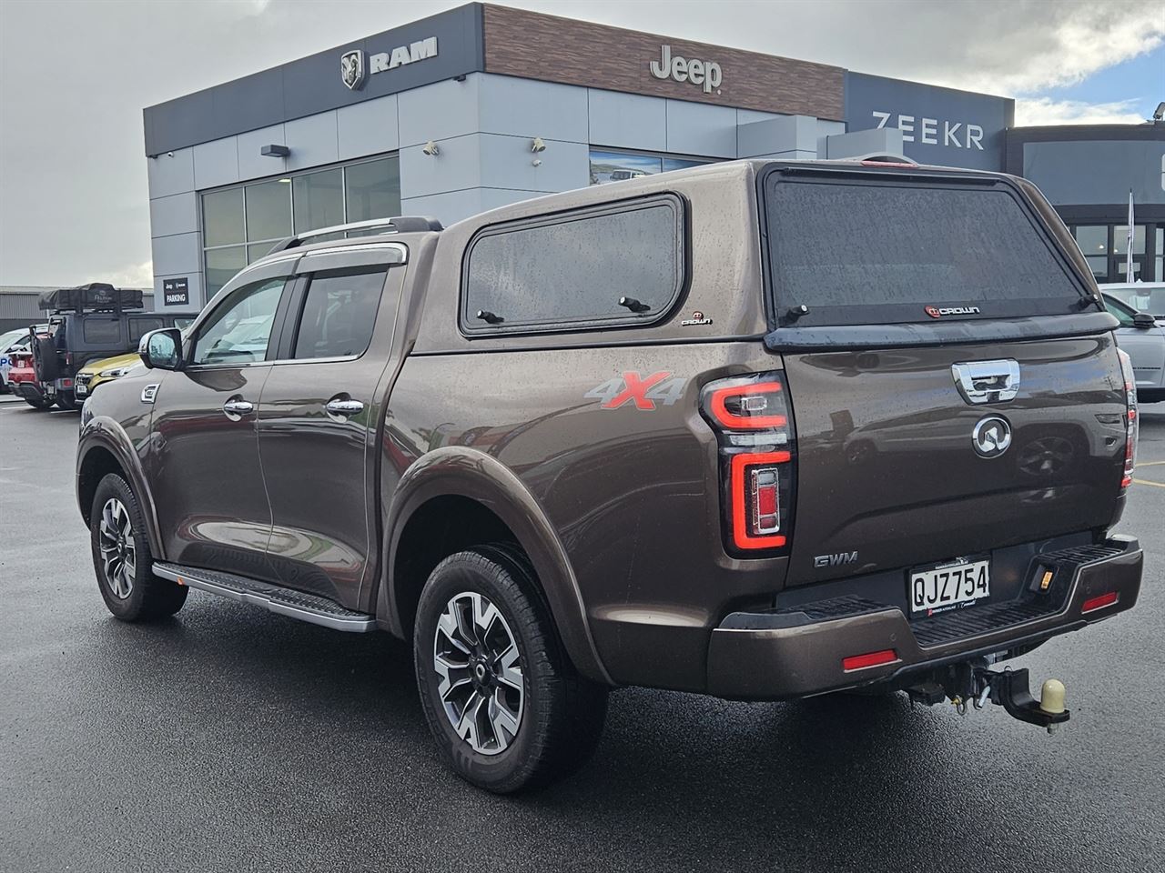 Vehicle image 5