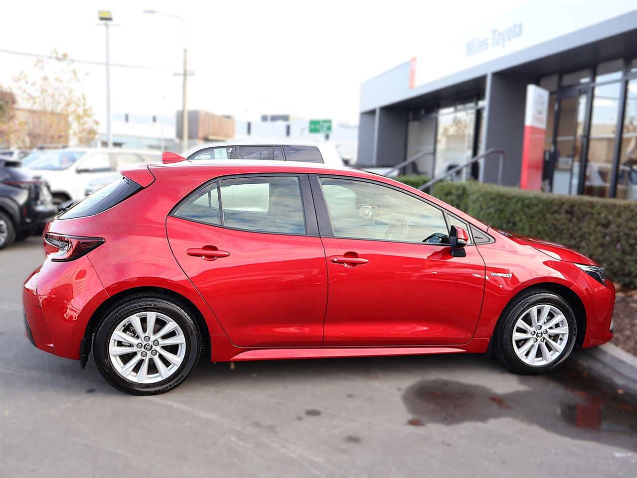 Vehicle image 4