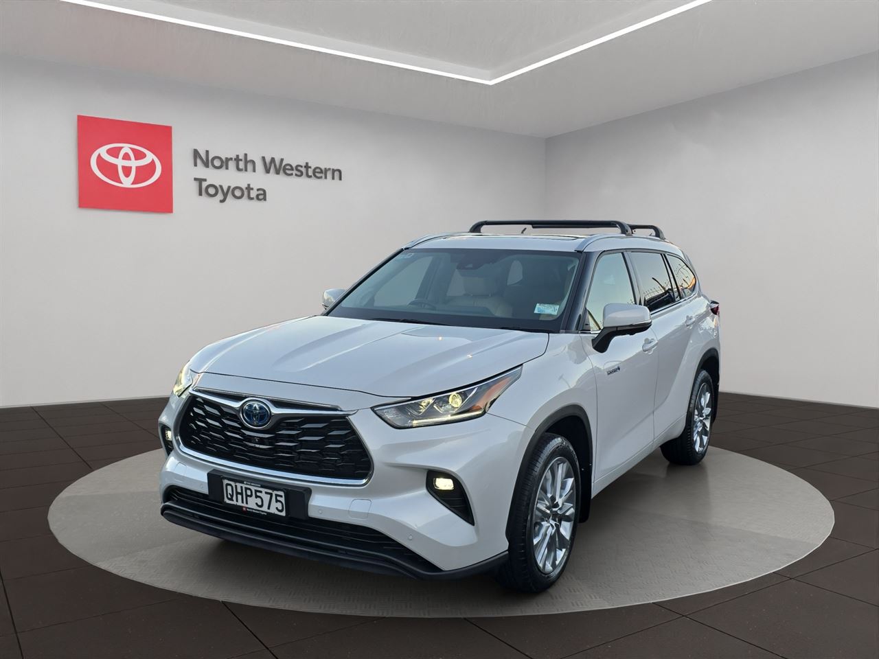 Vehicle image 3