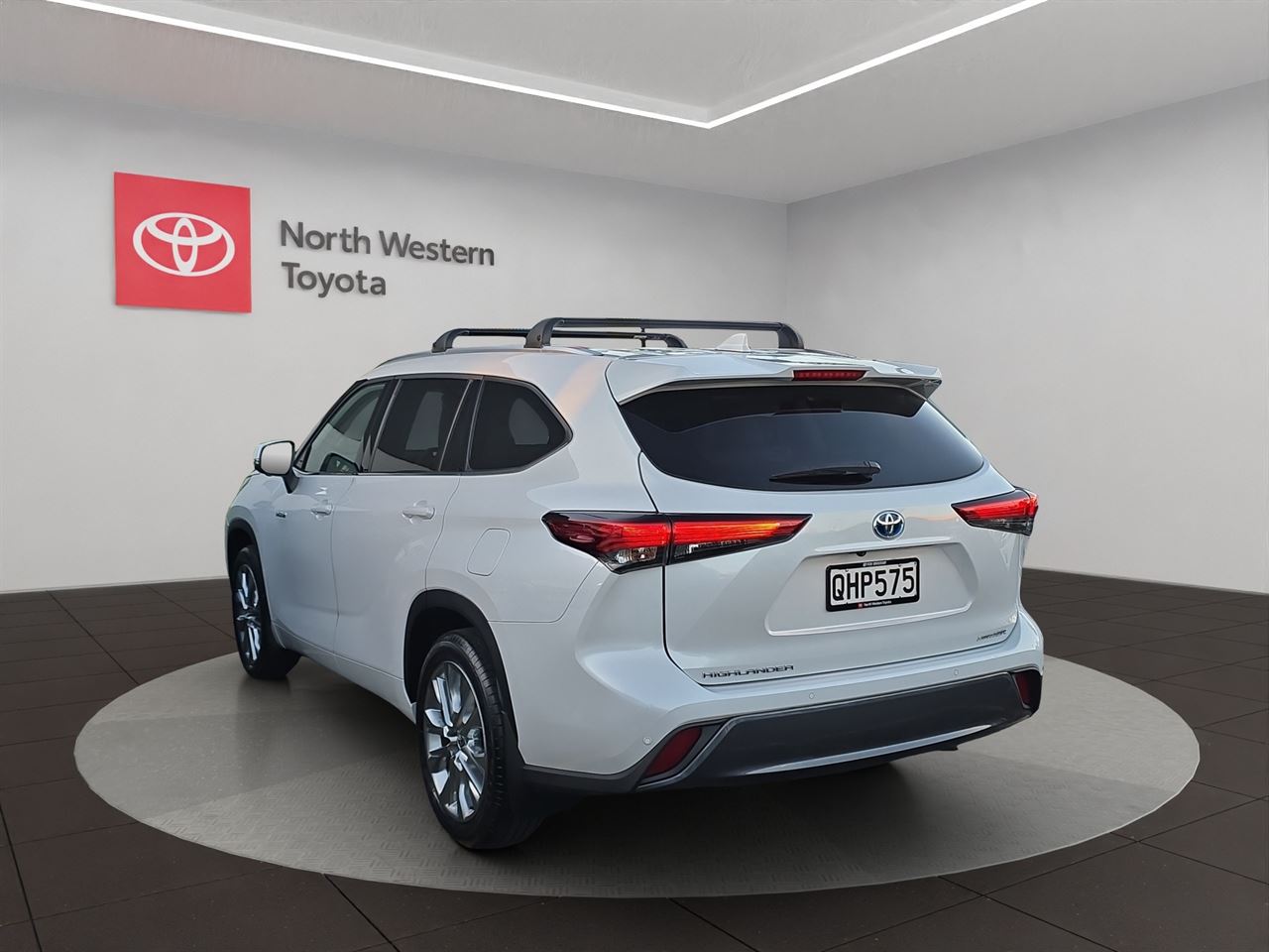 Vehicle image 5