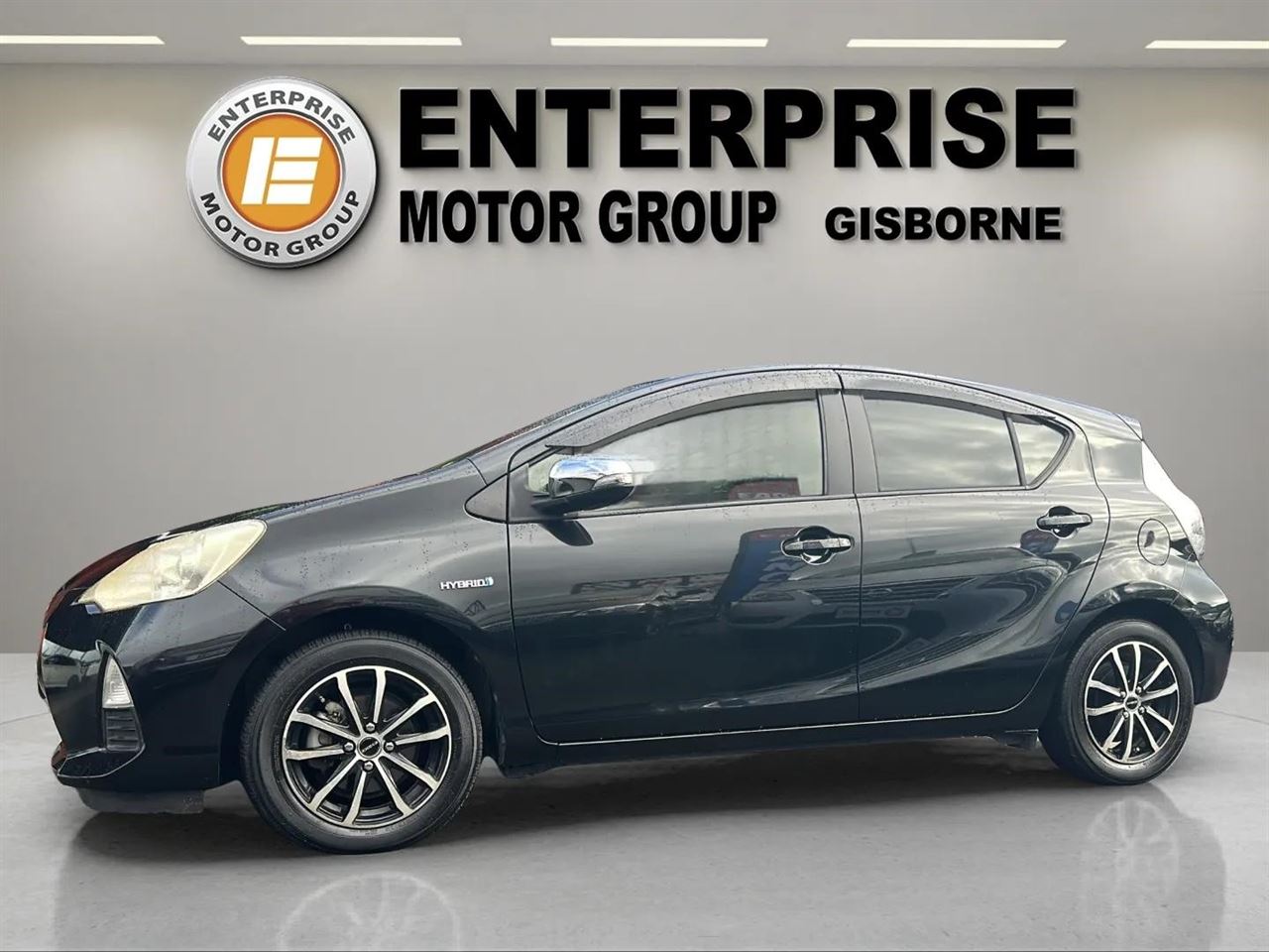 Vehicle image 4