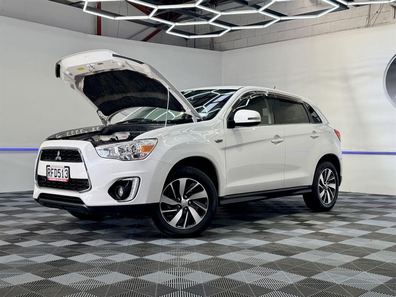 Vehicle image 3
