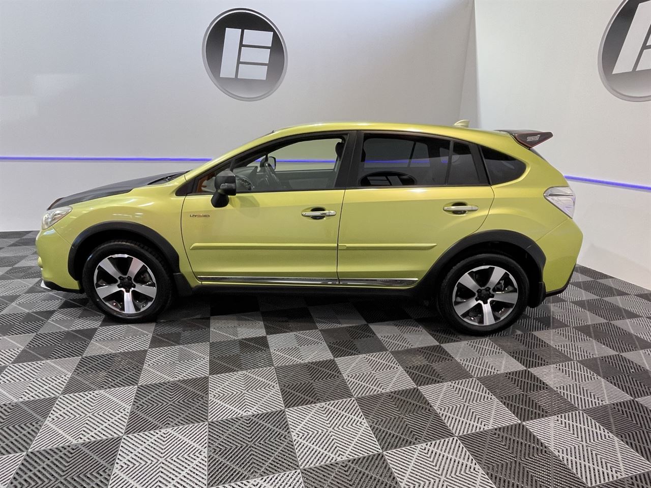 Vehicle image 5