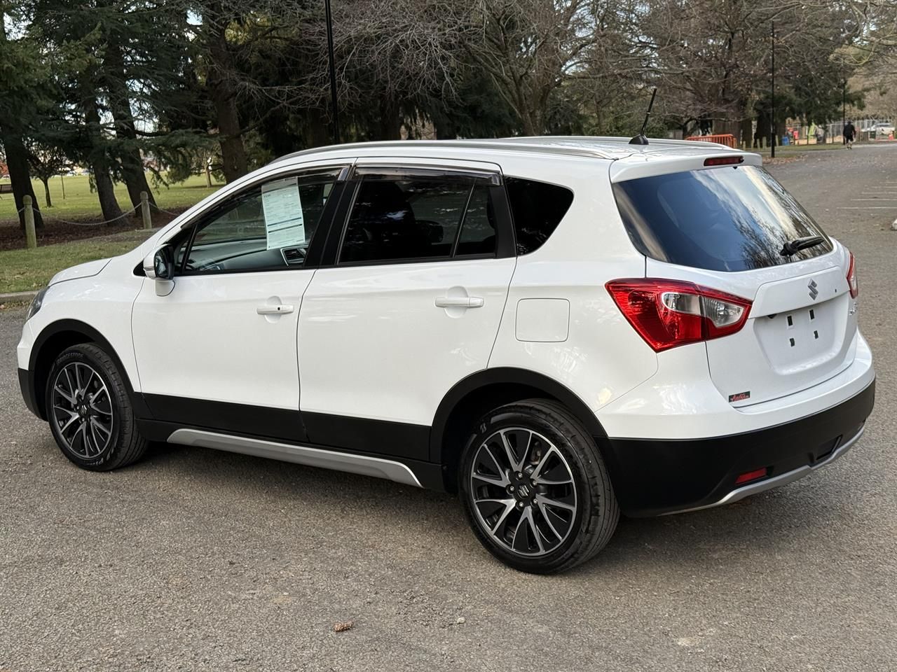 Vehicle image 4