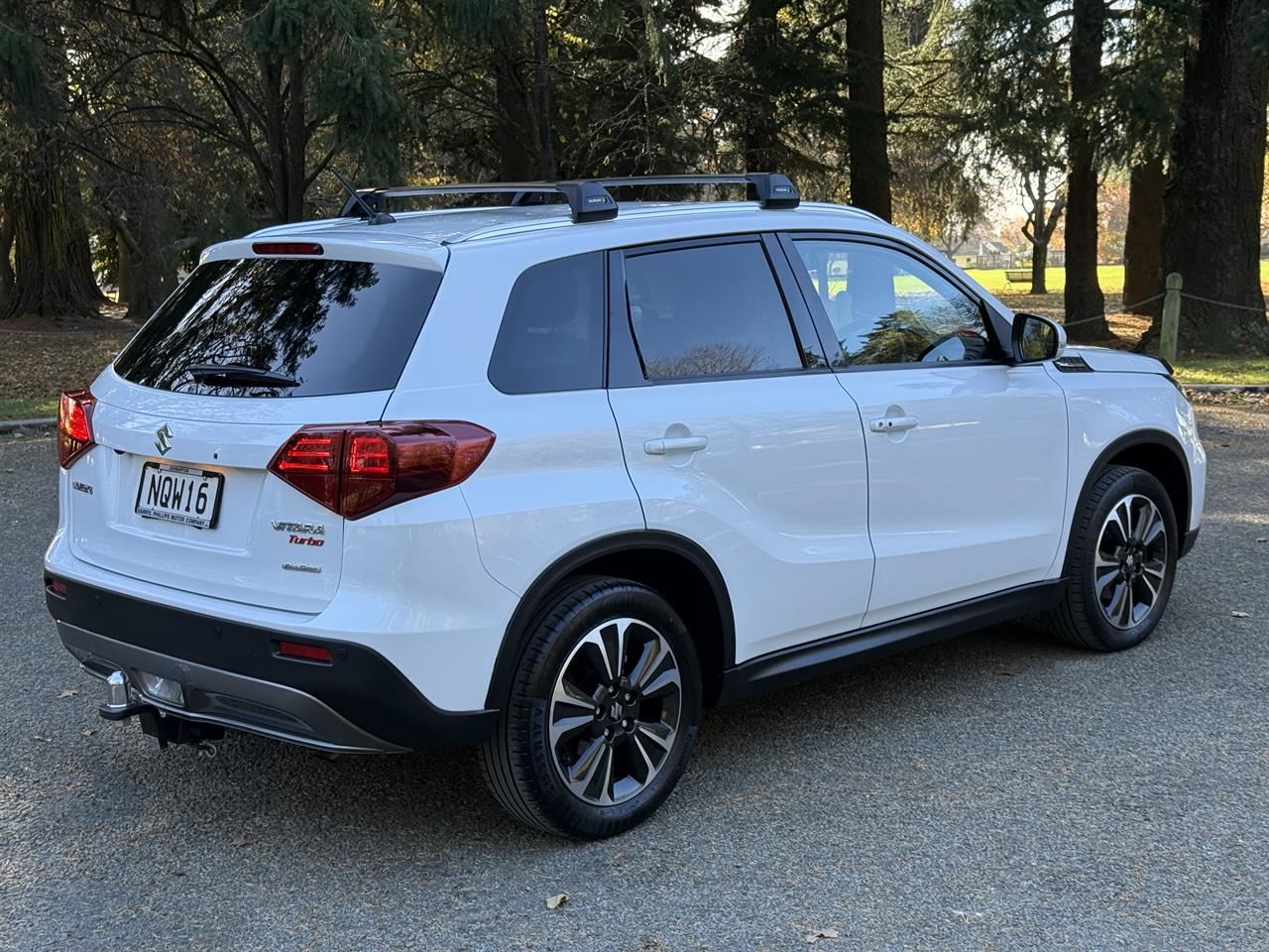 Vehicle image 5