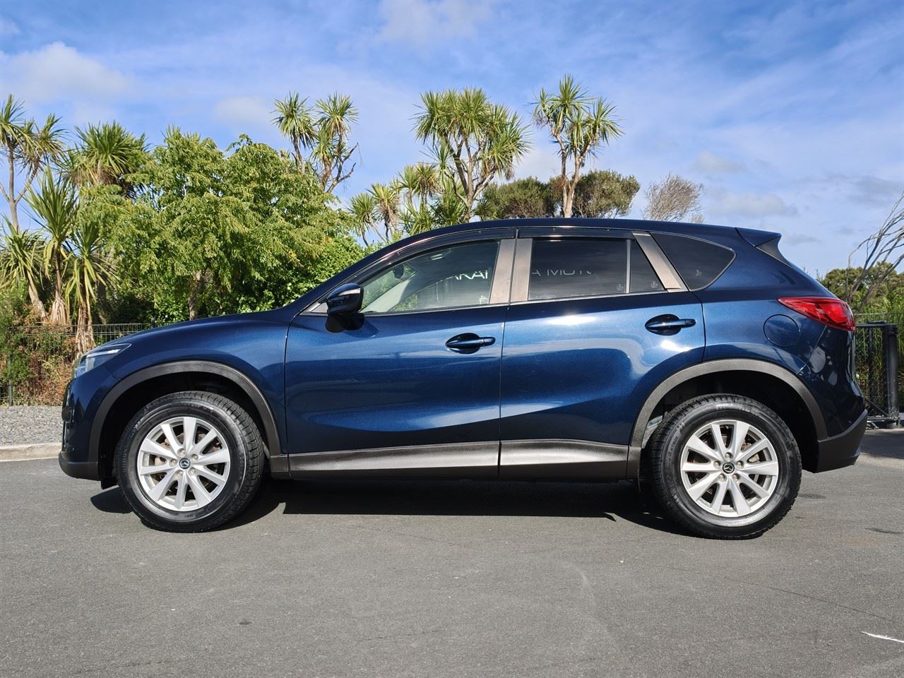 Vehicle image 4