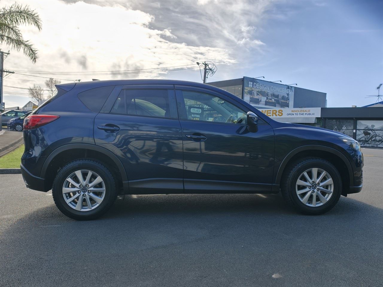 Vehicle image 5
