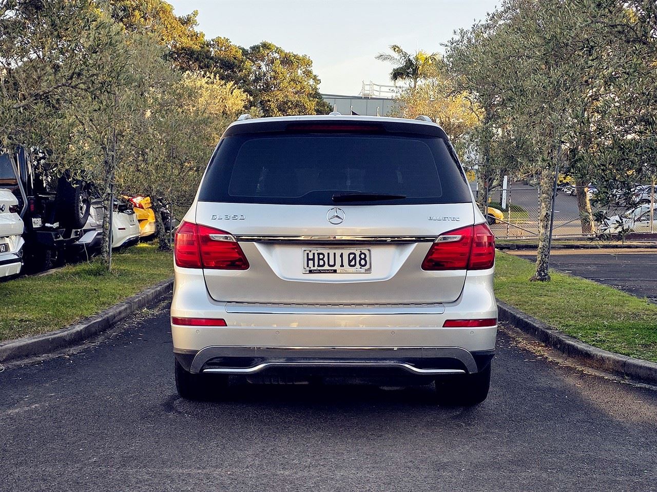 Vehicle image 4