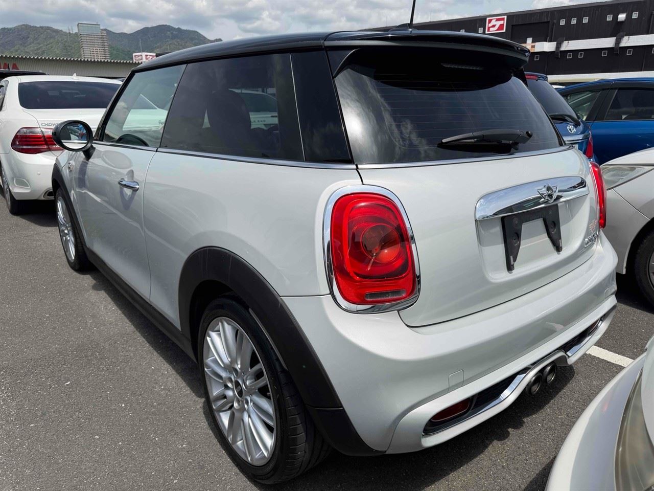 Vehicle image 2