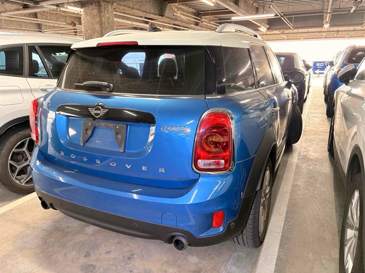 Vehicle image 2