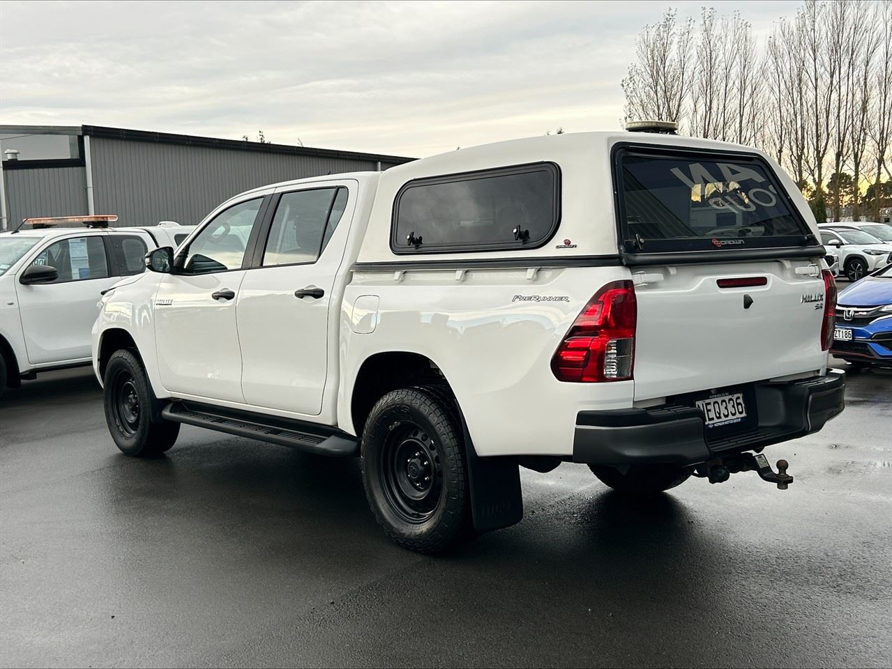 Vehicle image 4