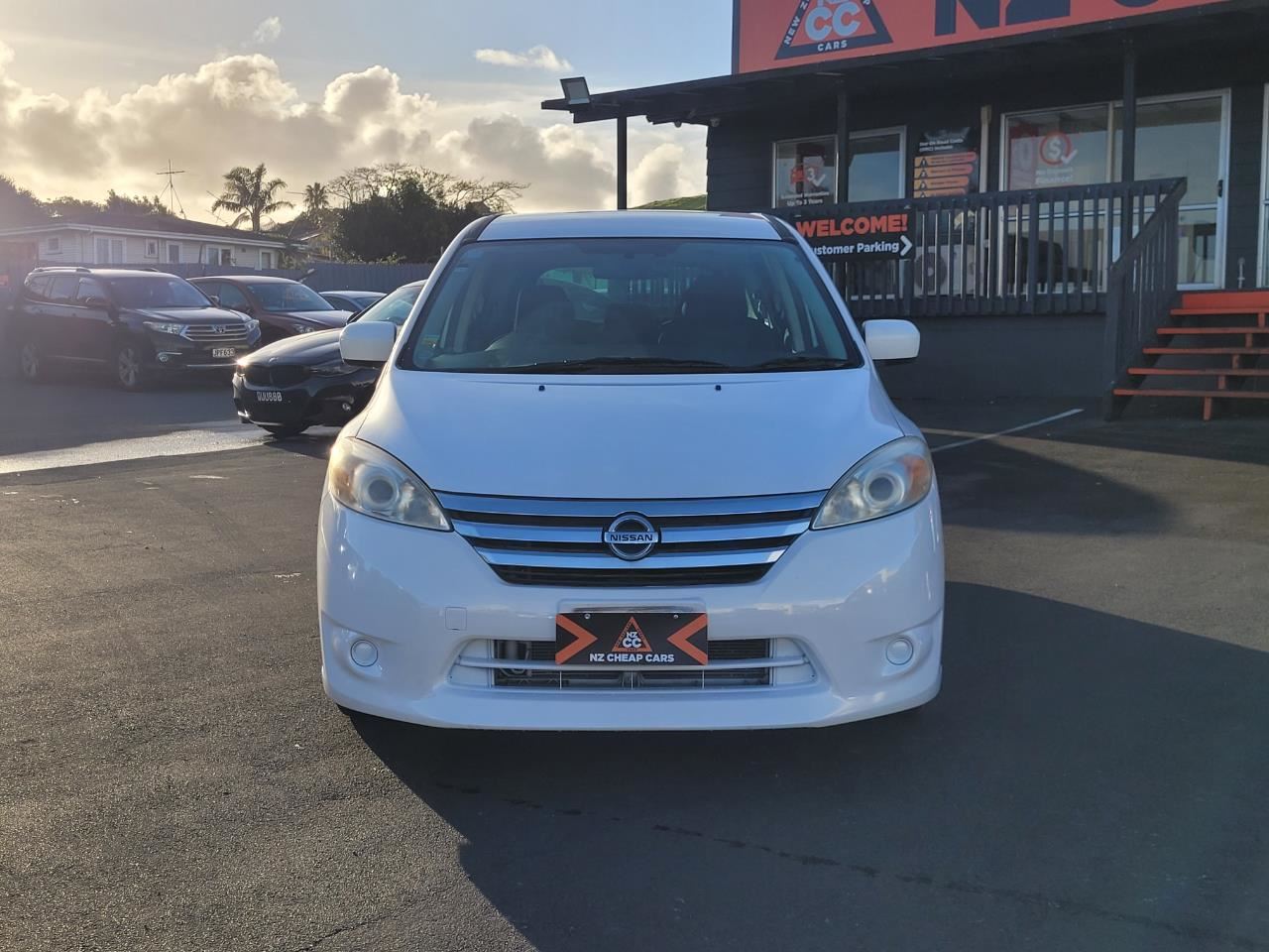 Vehicle image 3