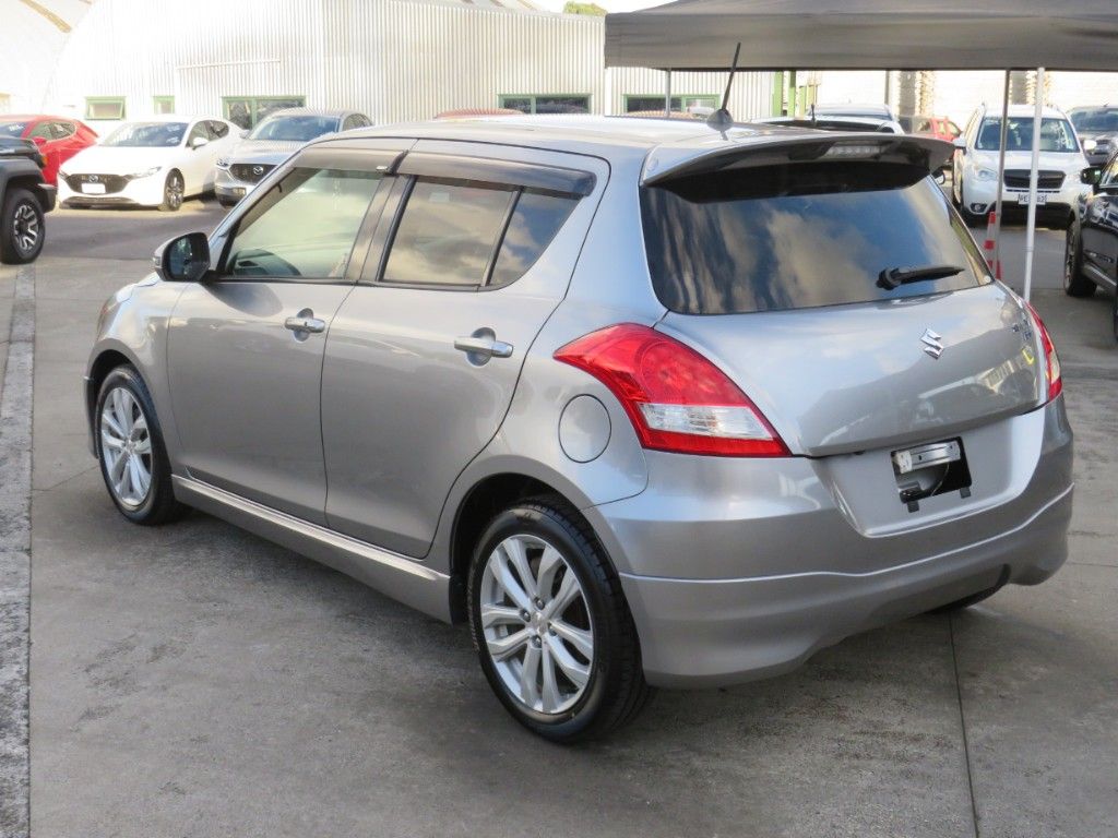 Vehicle image 5