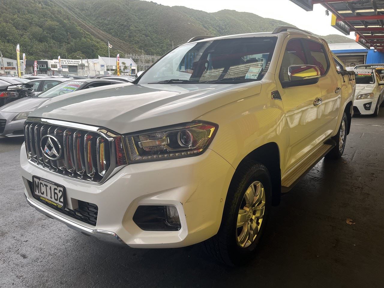 Vehicle image 3