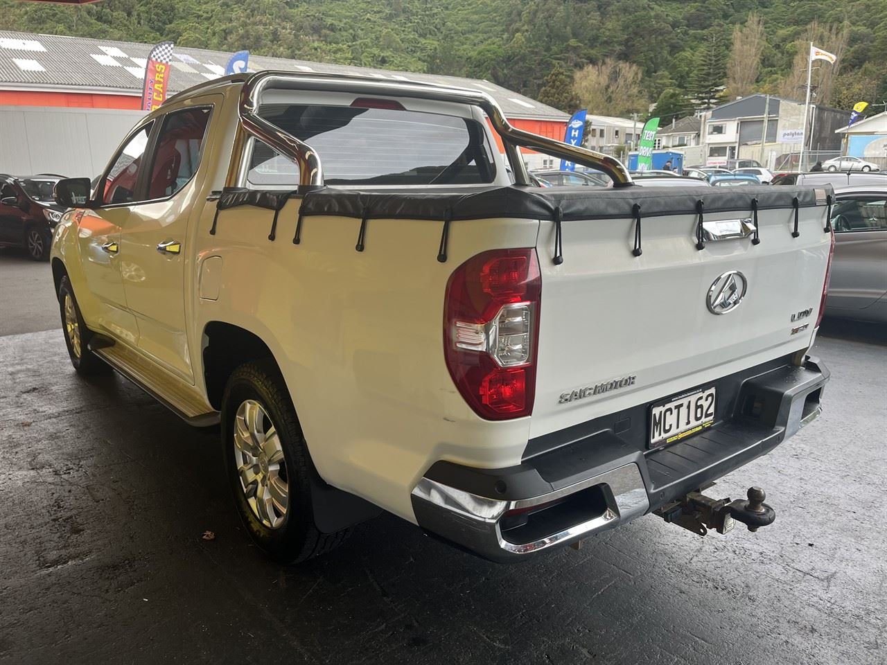 Vehicle image 4