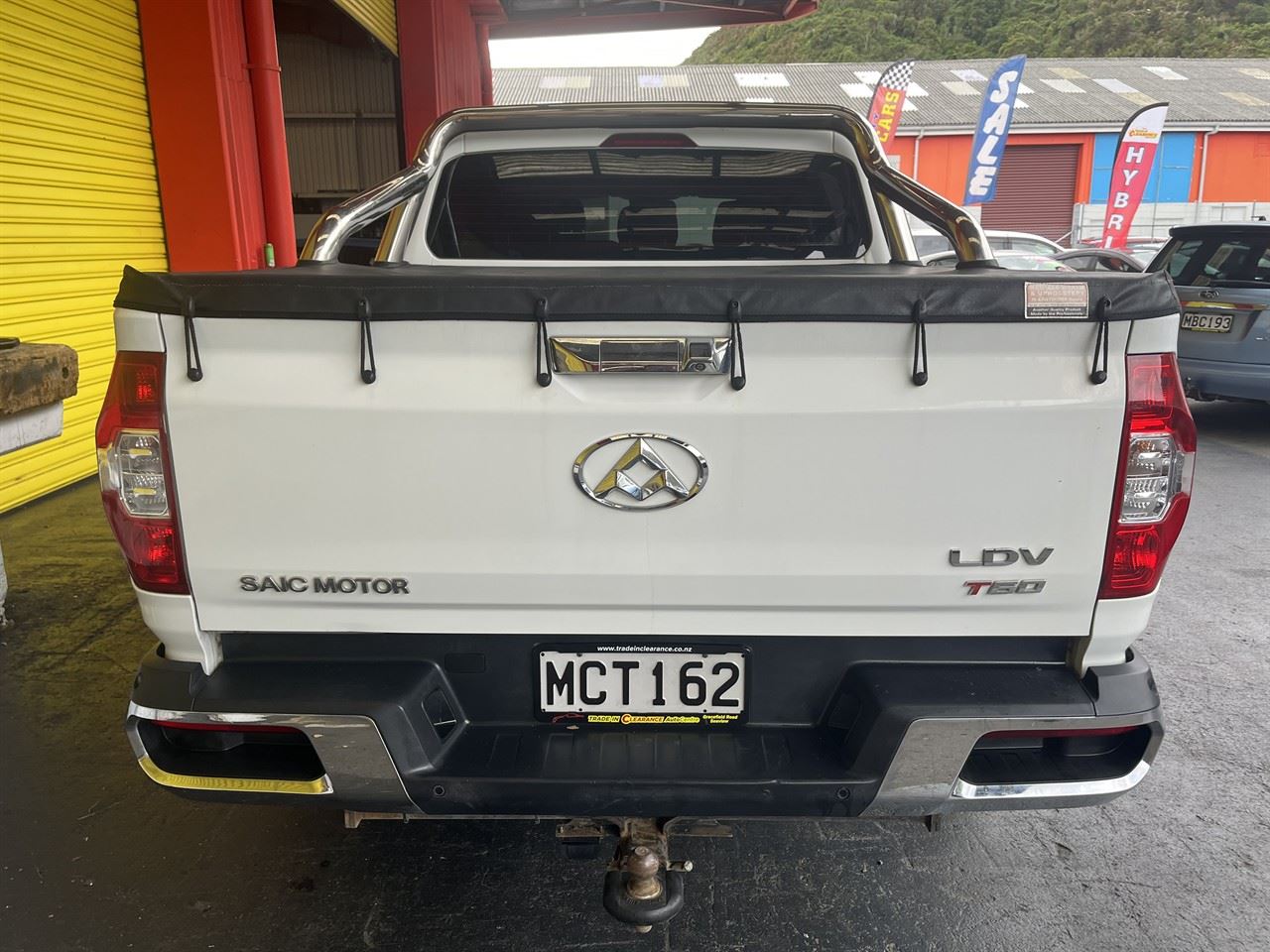 Vehicle image 5