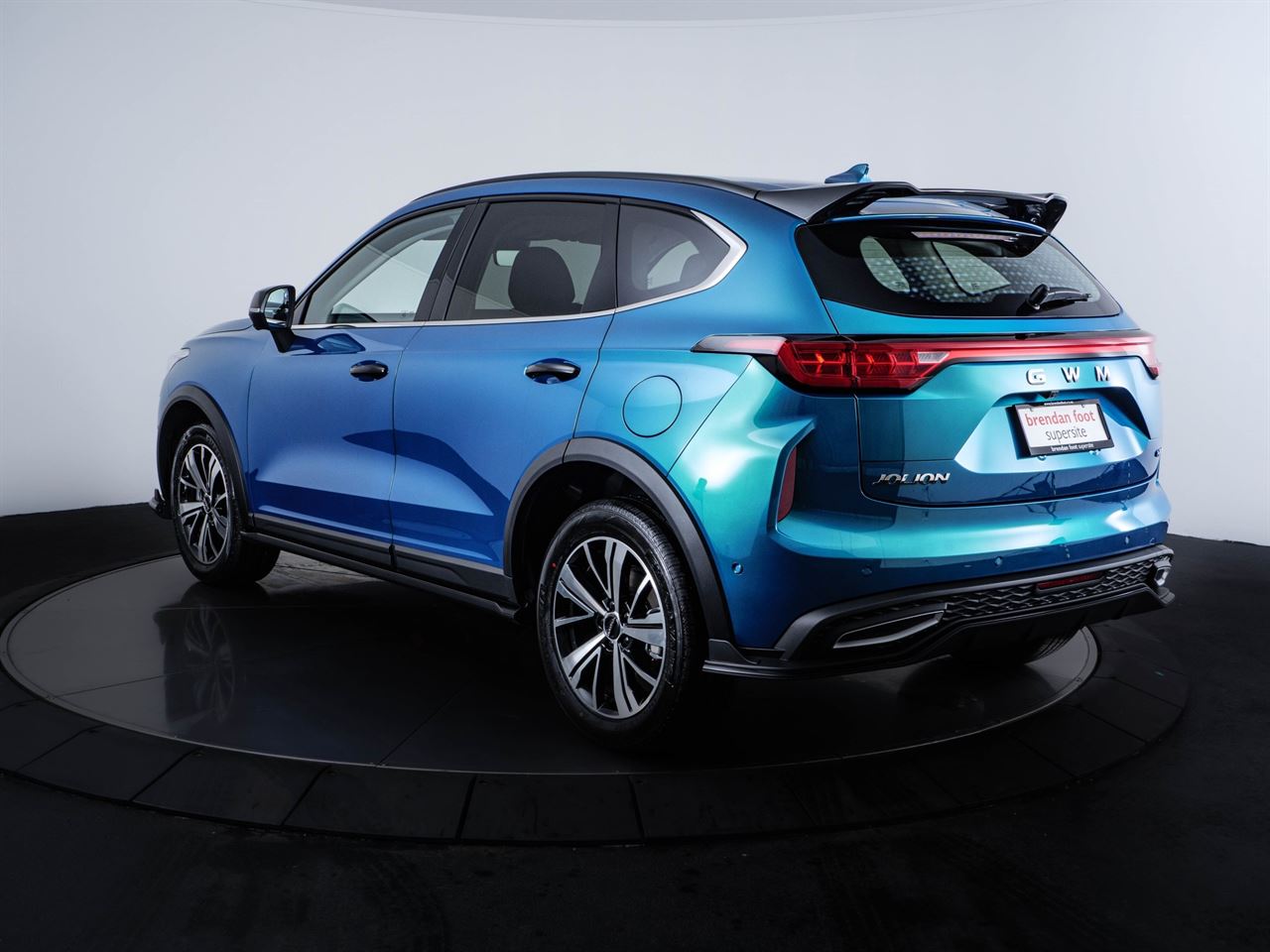 Vehicle image 5