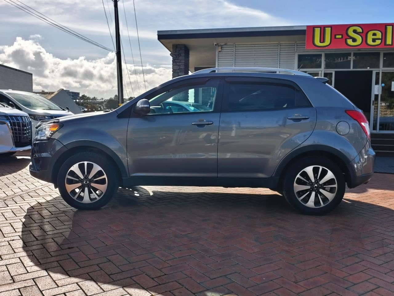 Vehicle image 4