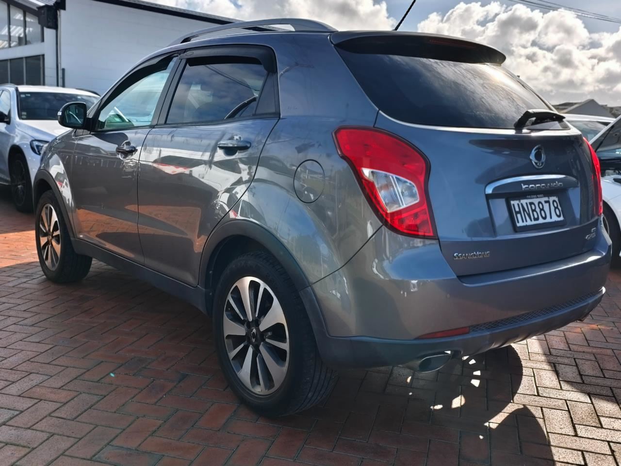 Vehicle image 5