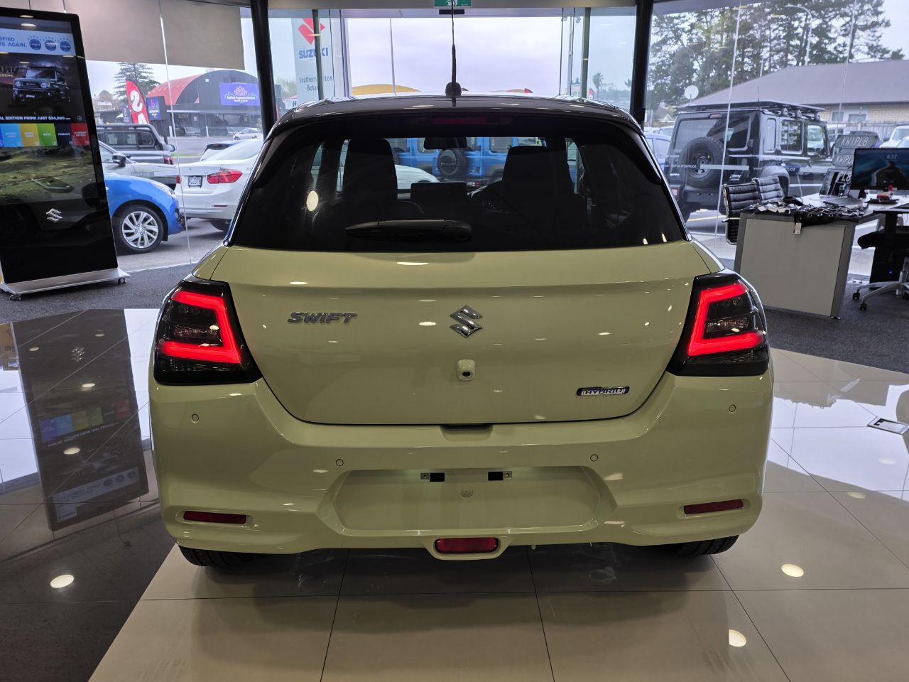 Vehicle image 5
