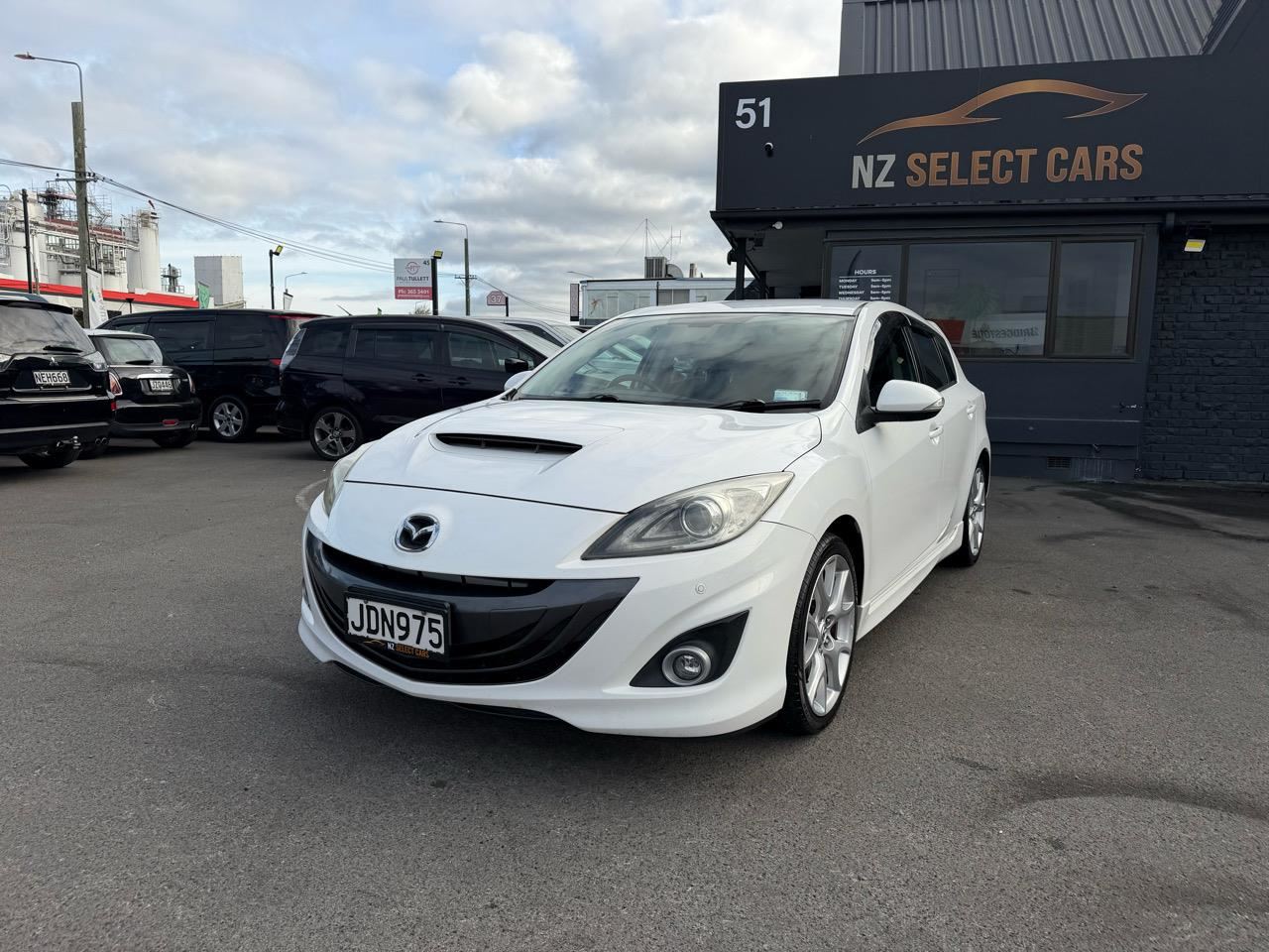 Vehicle image 3