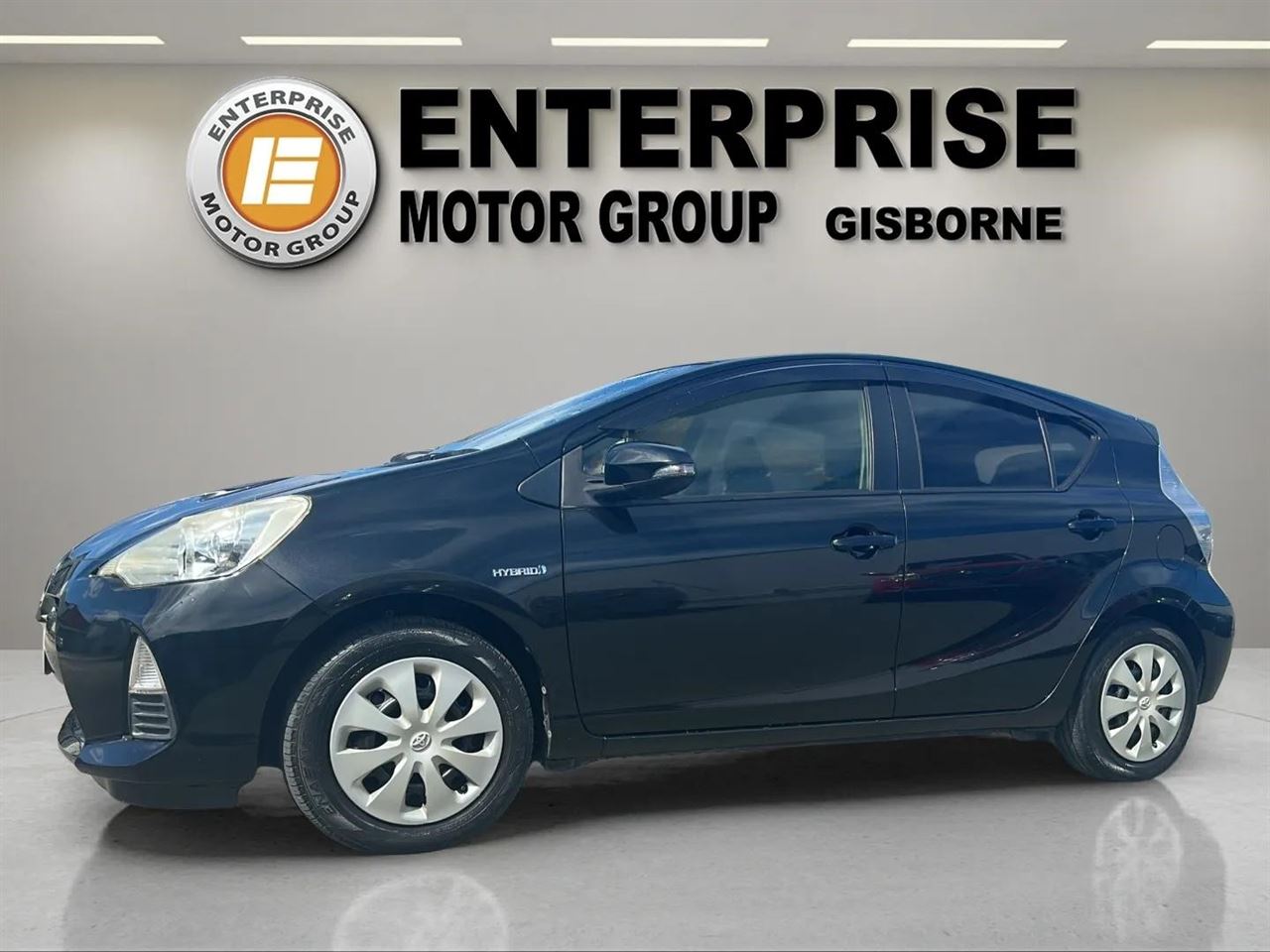 Vehicle image 4