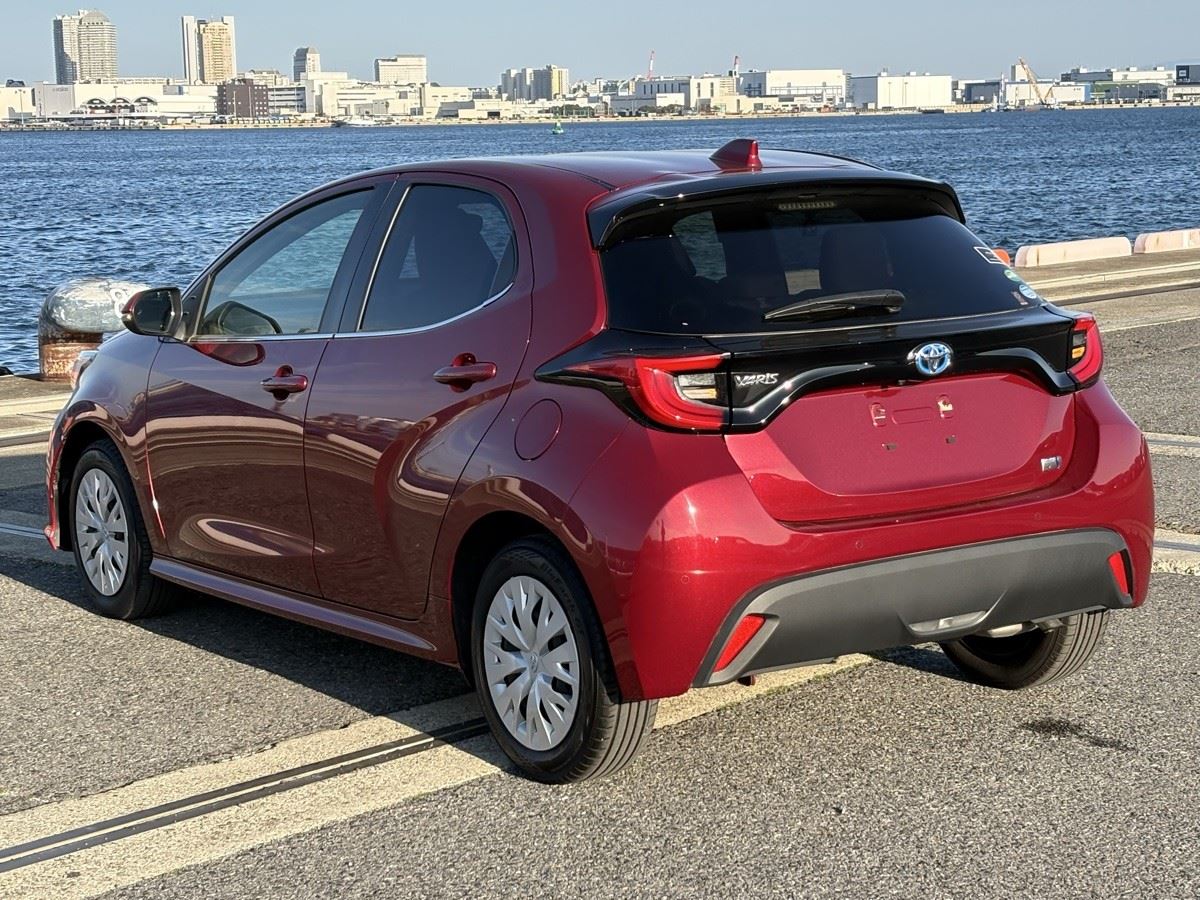 Vehicle image 5