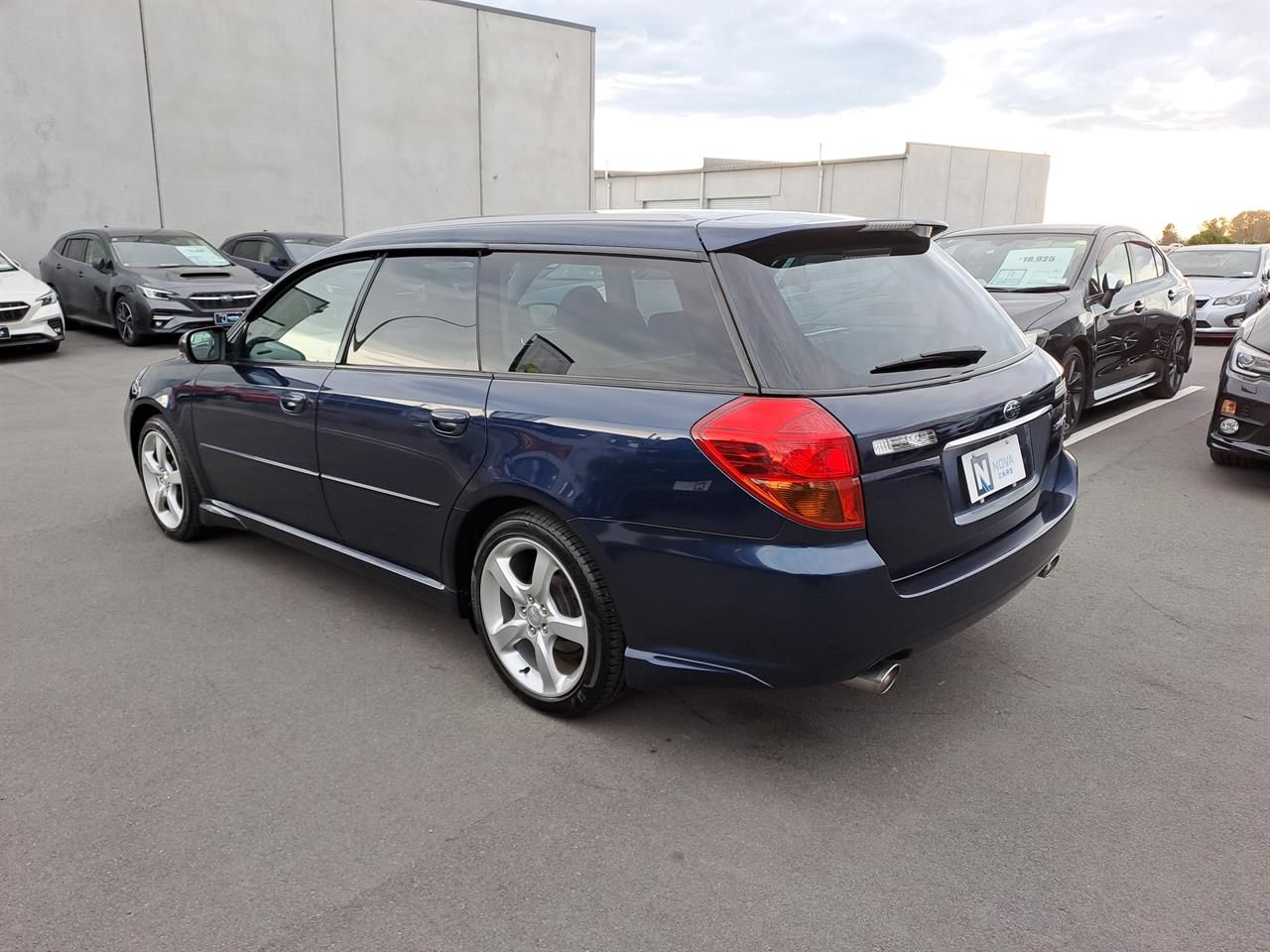 Vehicle image 5
