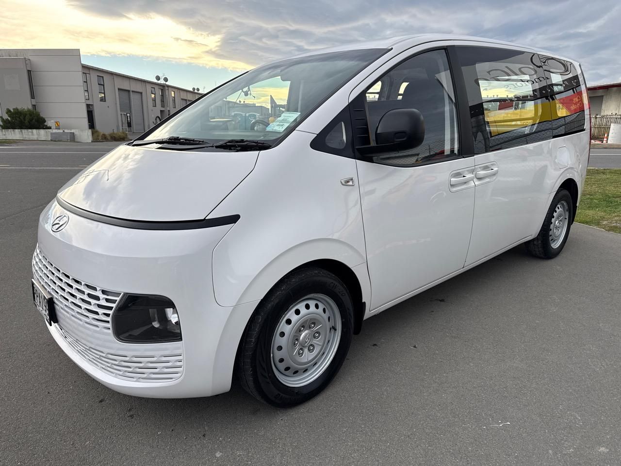 Vehicle image 4
