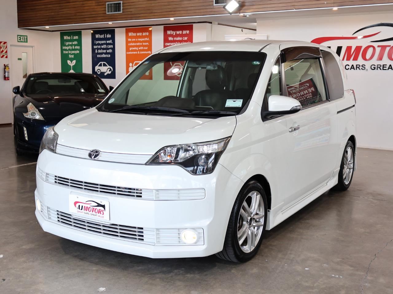 Vehicle image 3