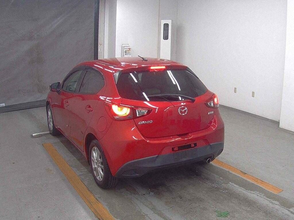 Vehicle image 4