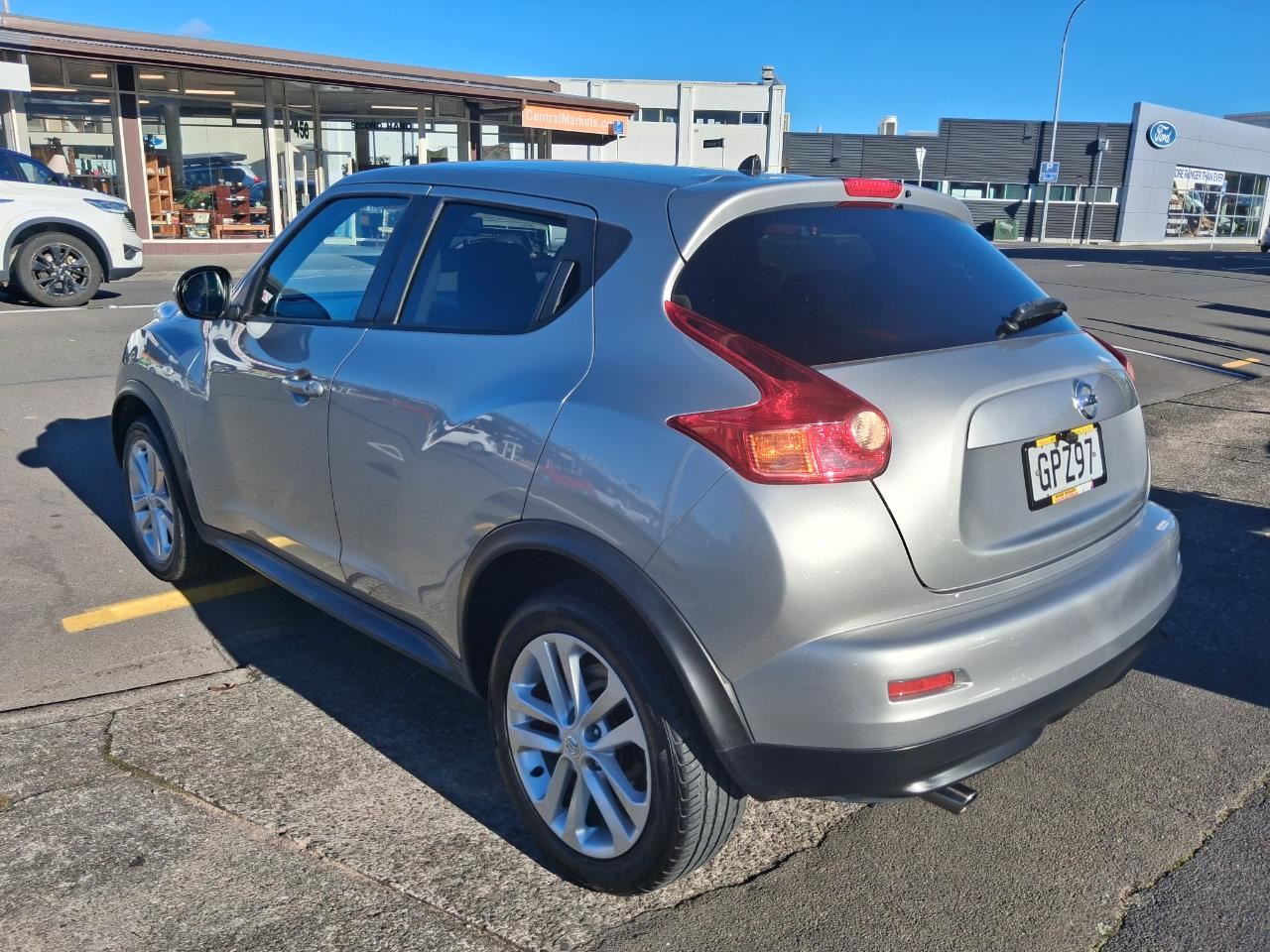 Vehicle image 3