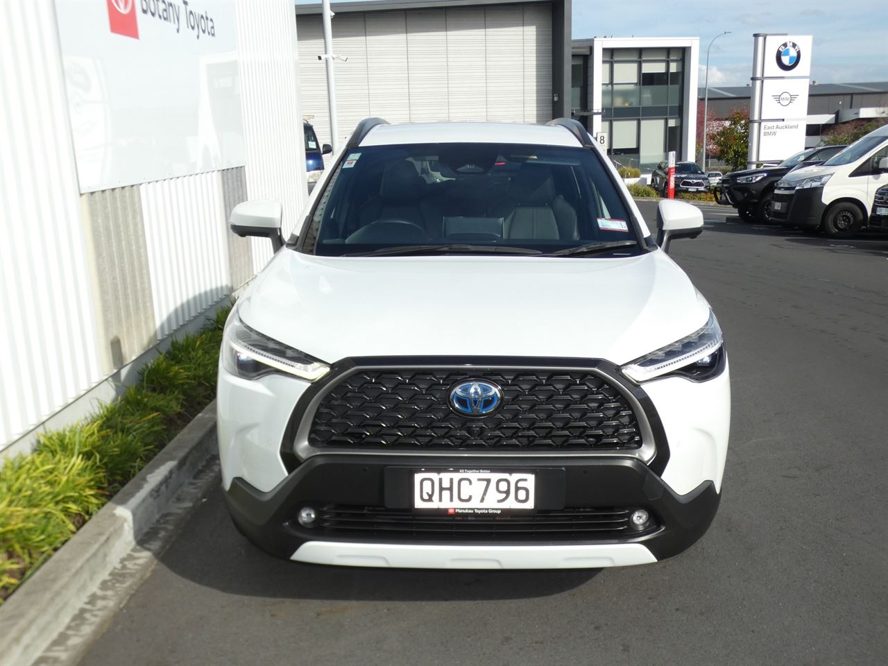 Vehicle image 3