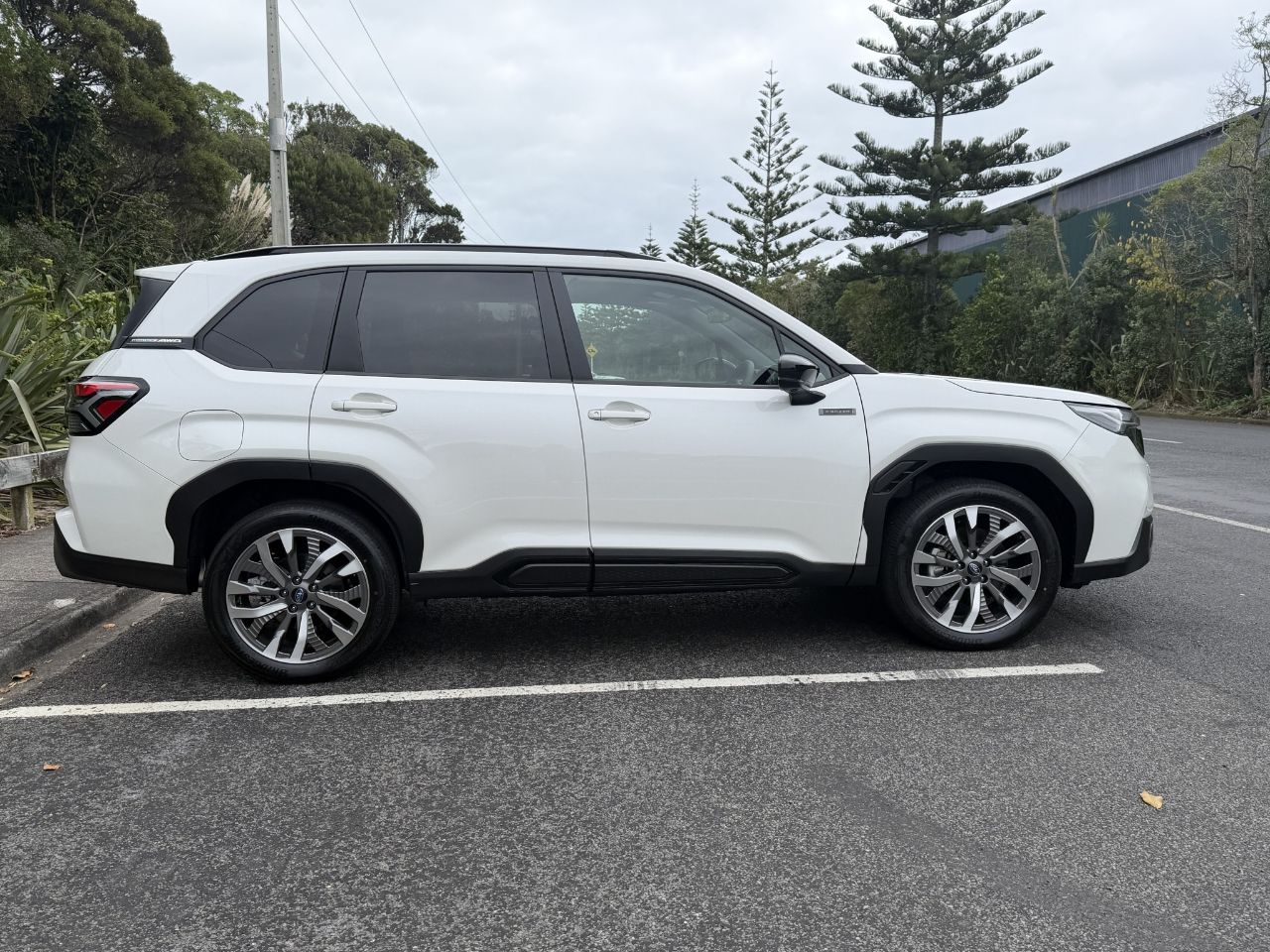 Vehicle image 5