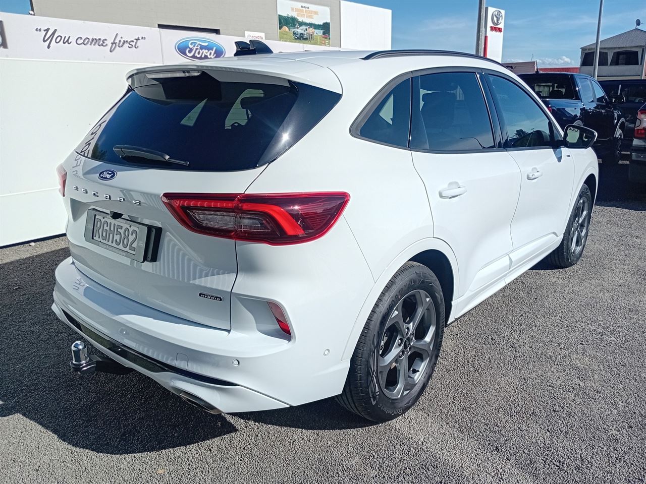 Vehicle image 3