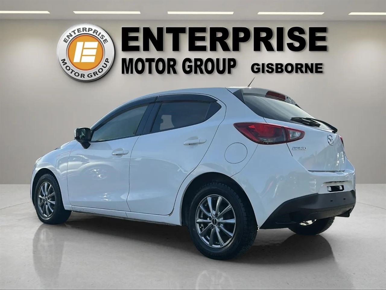 Vehicle image 5