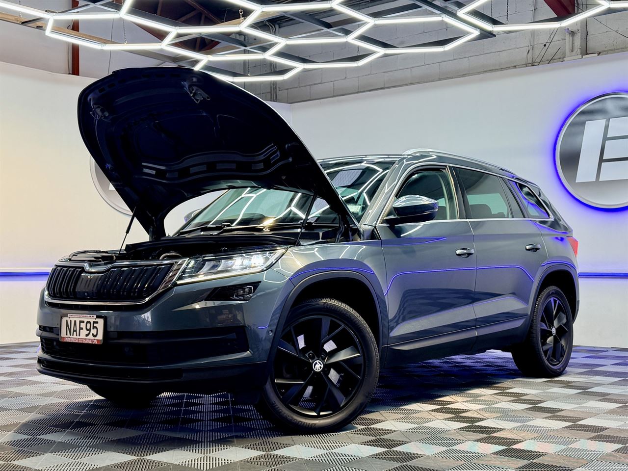 Vehicle image 3