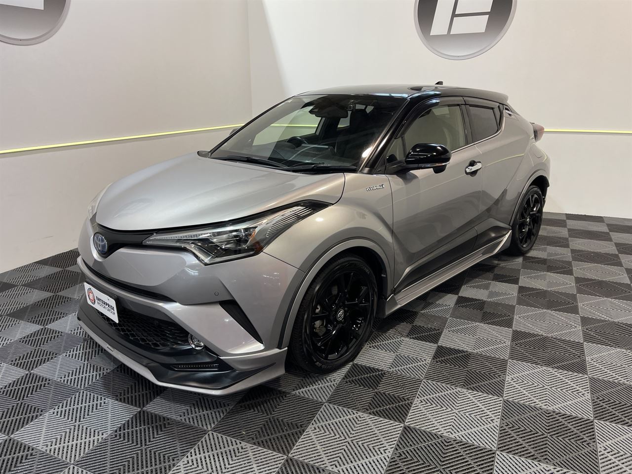 Vehicle image 3