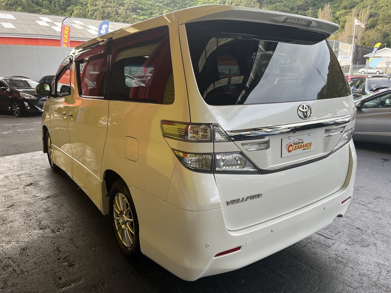 Vehicle image 4