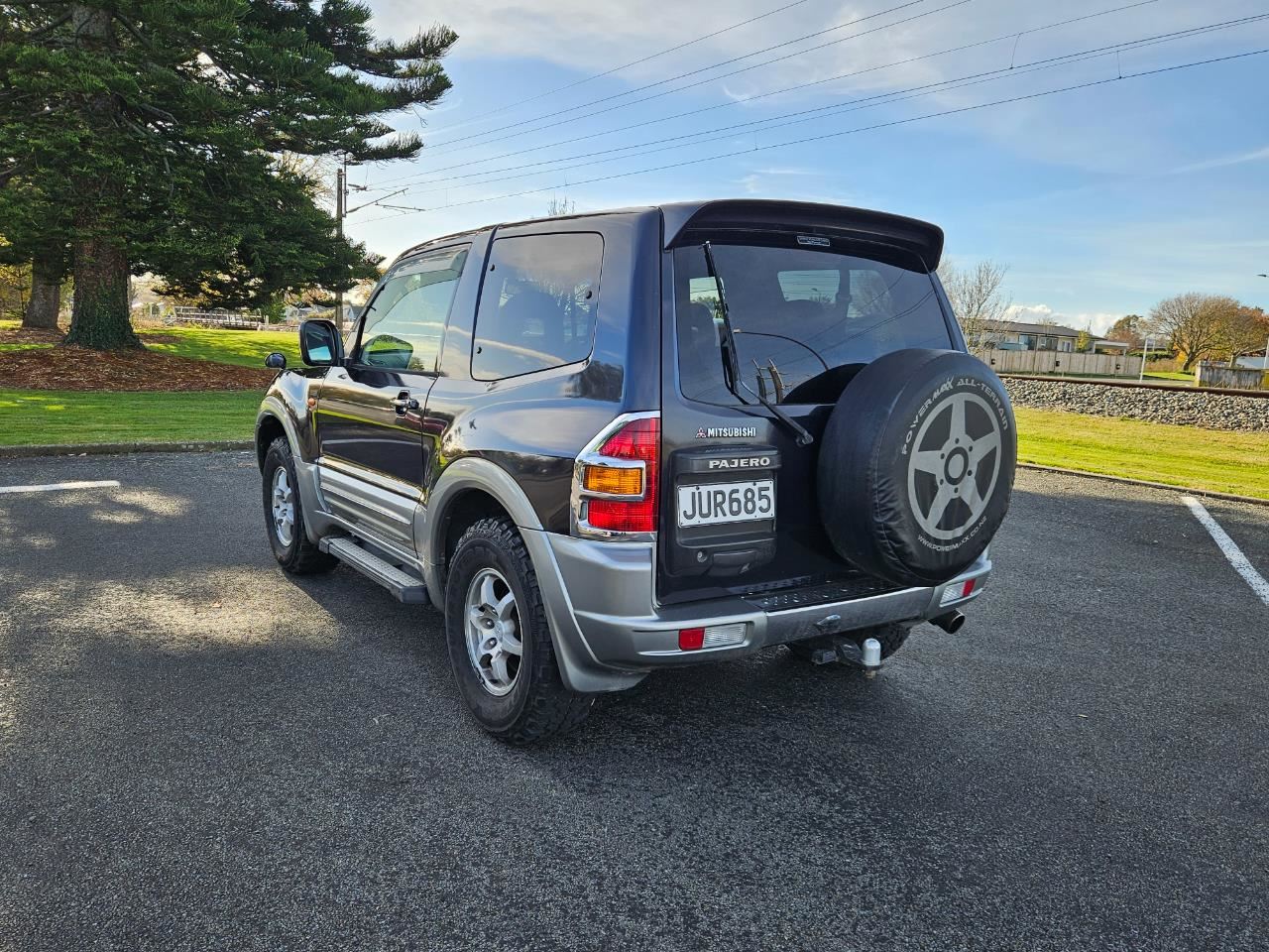 Vehicle image 5
