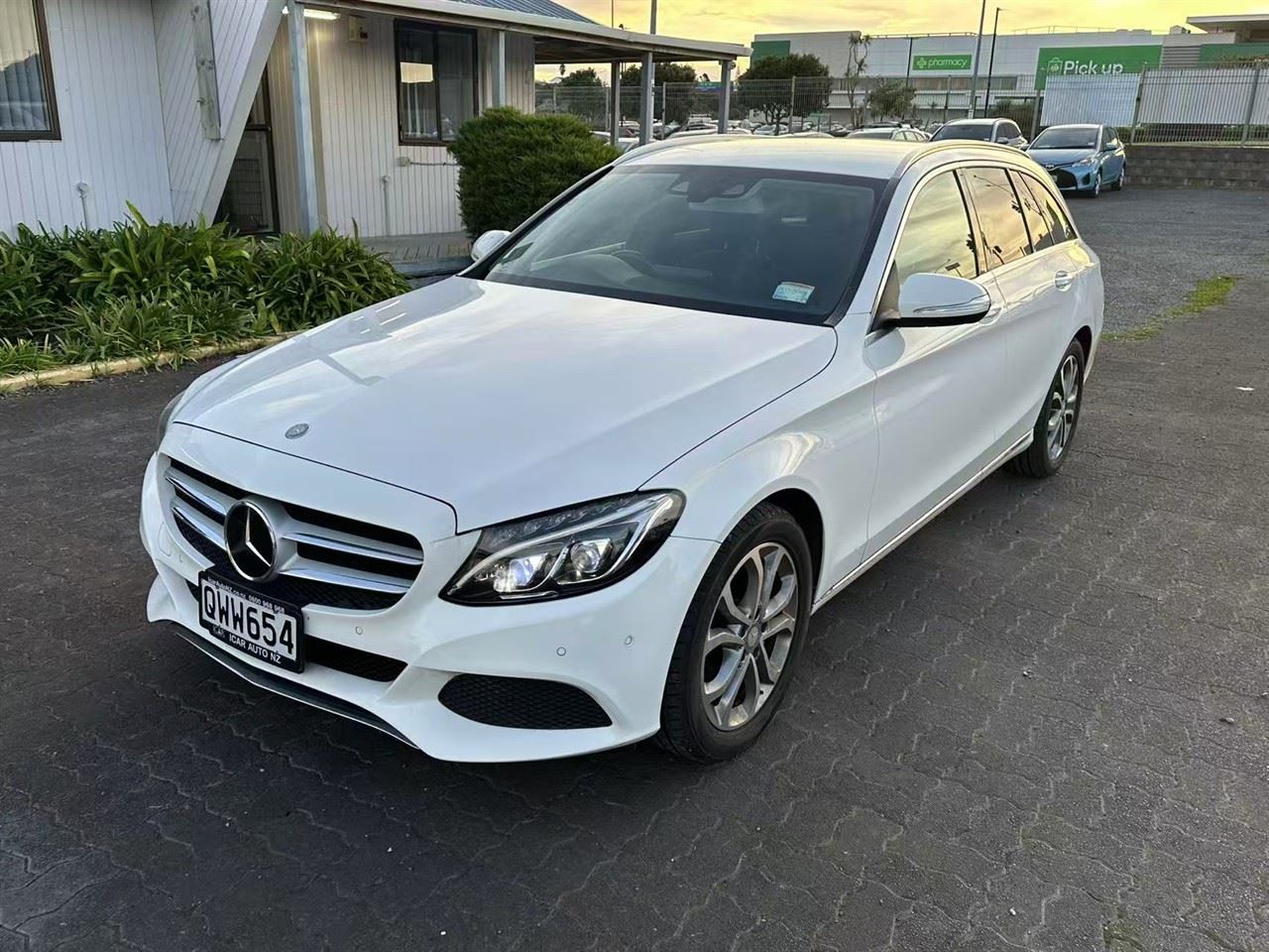 Vehicle image 3