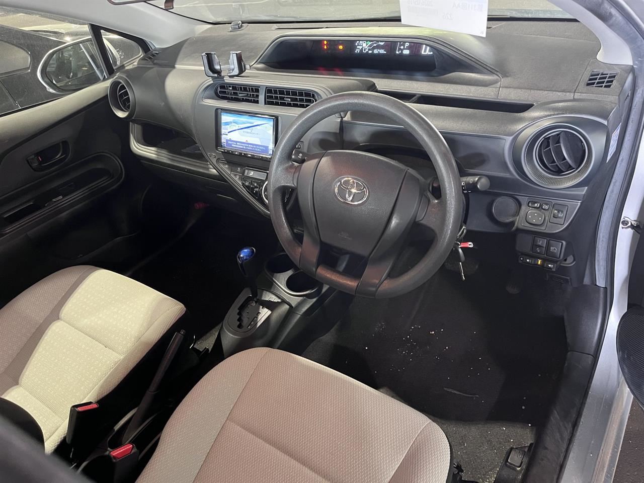 Vehicle image 5