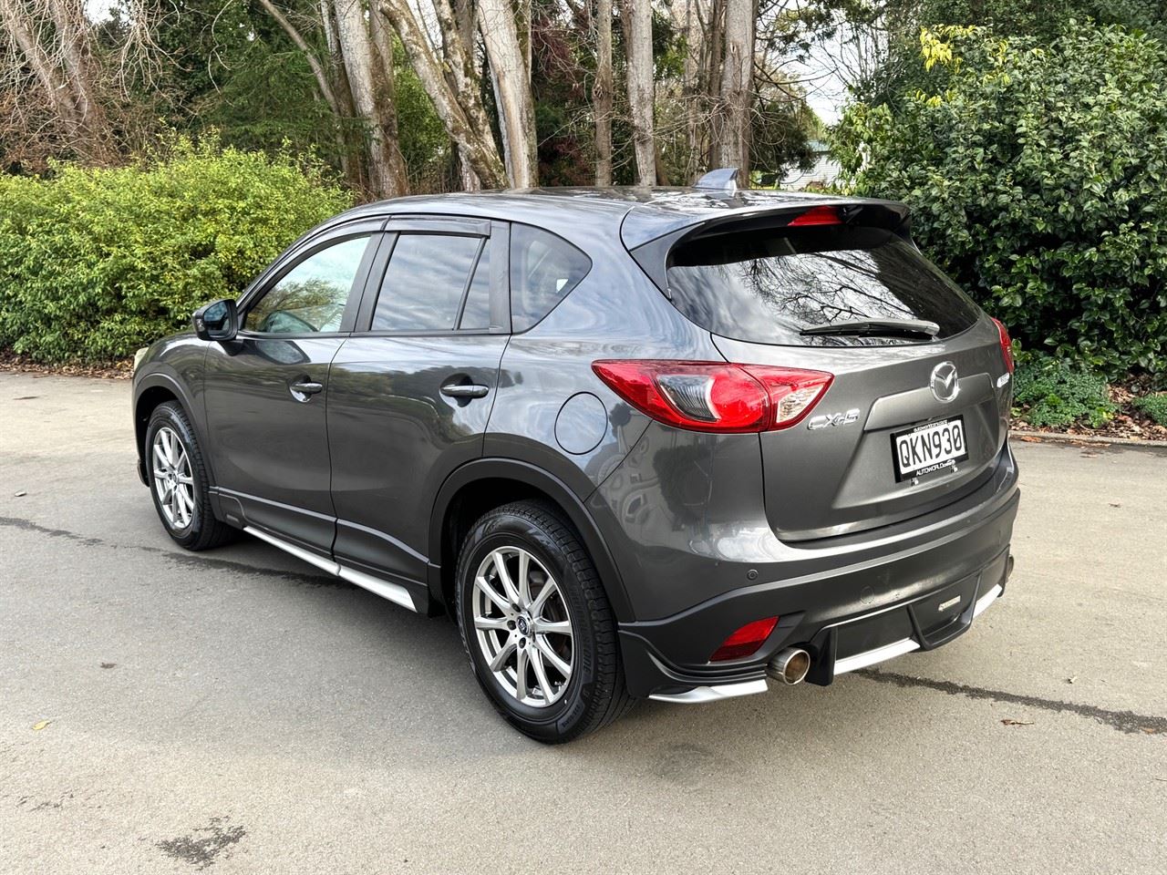 Vehicle image 4