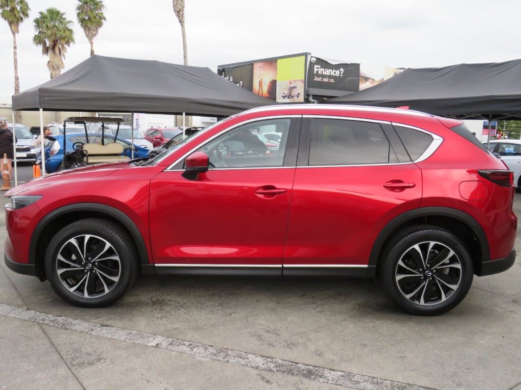 Vehicle image 5