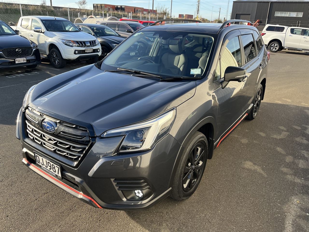 Vehicle image 4