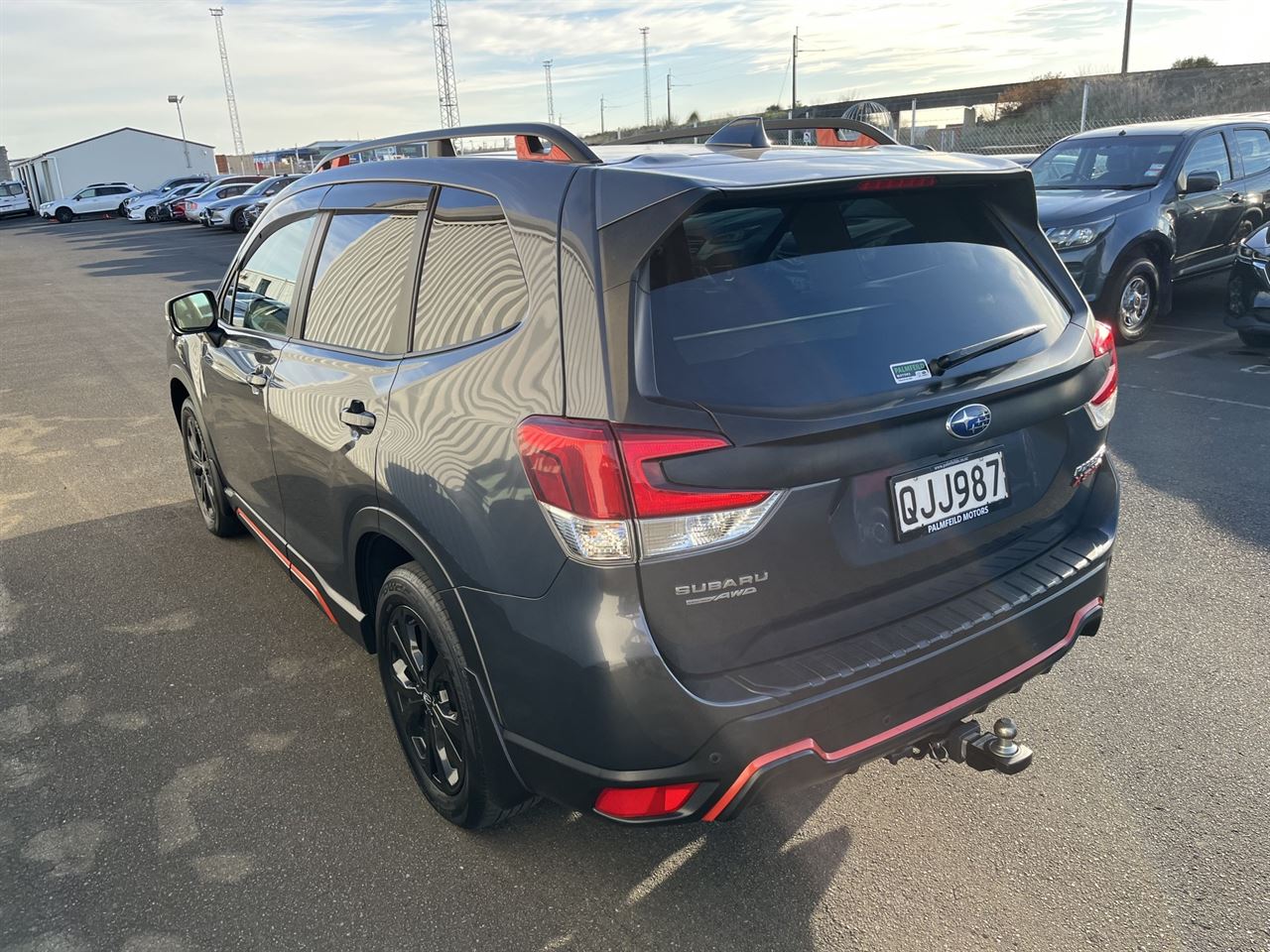 Vehicle image 5
